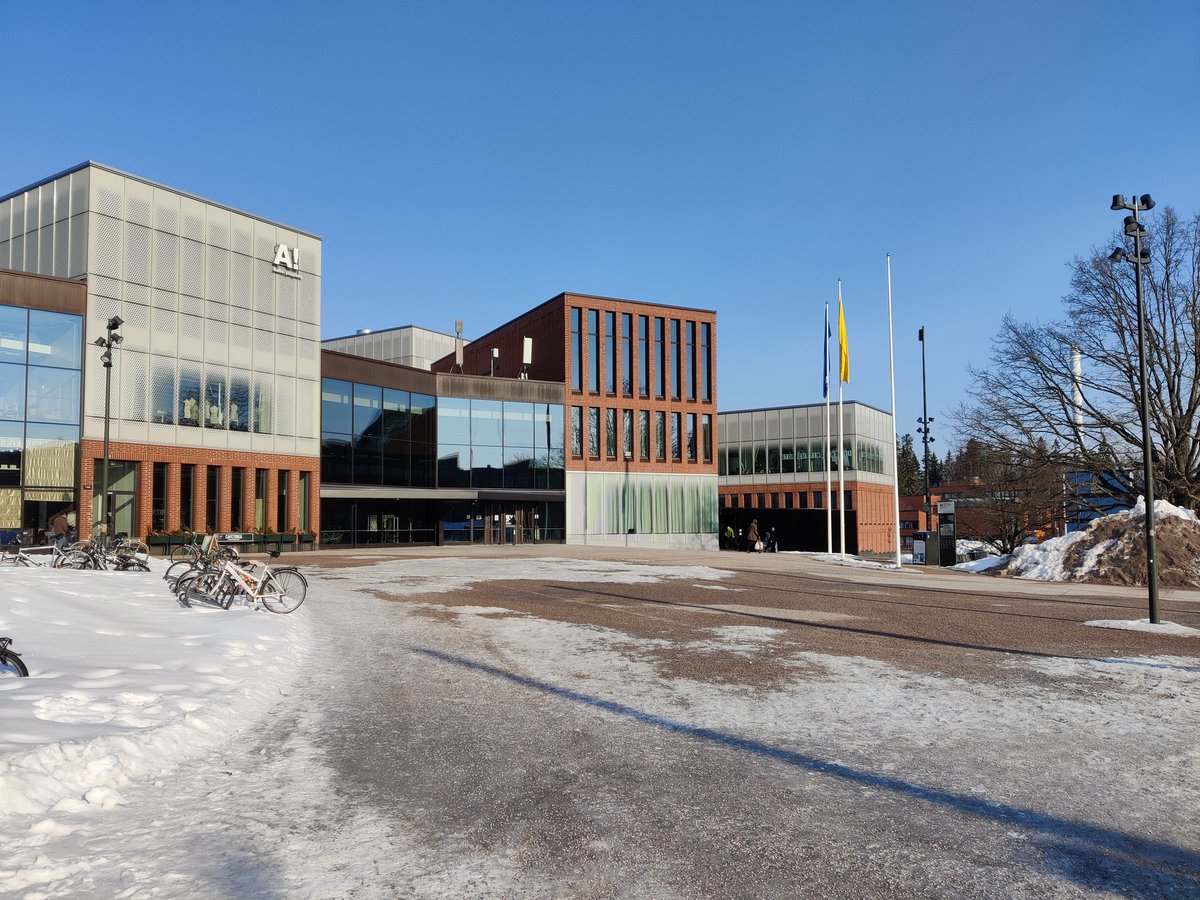 1st day back <a href="/AaltoUniversity/">Aalto University</a> after 2y 🌞 Starting my post doc project "SUD-TRIP: Sustainable urban development as travelling planning idea: Substantiating a vague concept by investigating actors, organisations and institutions" - just realized the title barely fits to 1 tweet 😅