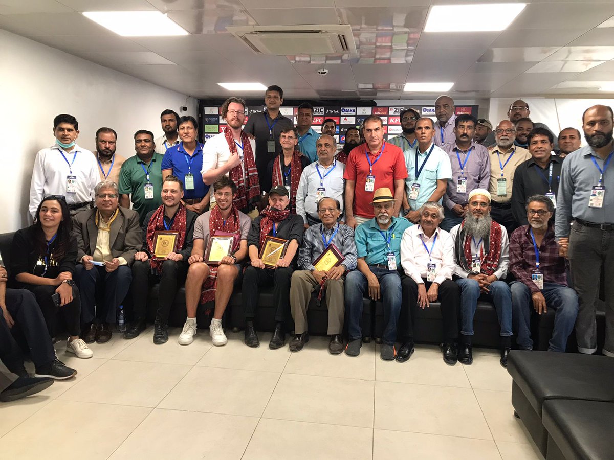 AkberAJaffri's tweet photo. Great Work again by @OfficialSjas, this time by honoring Australian Journalists...
Thanks to Mr President @mak_asif bahe..
#SJAS #Sindh #Pakistan #Karachi #PAKvAUS https://t.co/BfERPMLRWn