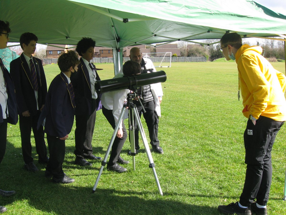 stpauls_mk's tweet photo. For #MarsDay22 students used the Science telescope to find and view posters approx 230 metres away. They  featured Mars and other space related items. It was a great opportunity for students to have their #Science lesson outdoors whilst celebrating #BritishScienceWeek2022. https://t.co/VzD9f27966