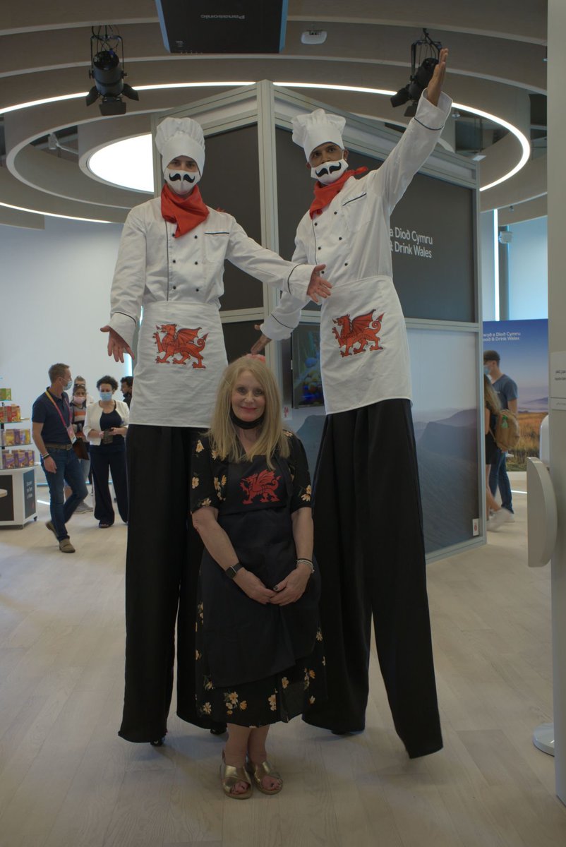 walesinmena's tweet photo. Kickstarting our #WelshTakeover we held a Welsh food & drink showcase @UKPavilion2020 where visitors to expo could sample the #TastesofWales ๐ด๓ ง๓ ข๓ ท๓ ฌ๓ ณ๓ ฟ
Visitors were welcomed by our chef stilt walkers to enjoy the delicious tastes of some of Walesโ finest products ๐
#WalesatExpo https://t.co/Hjmqdux5fQ