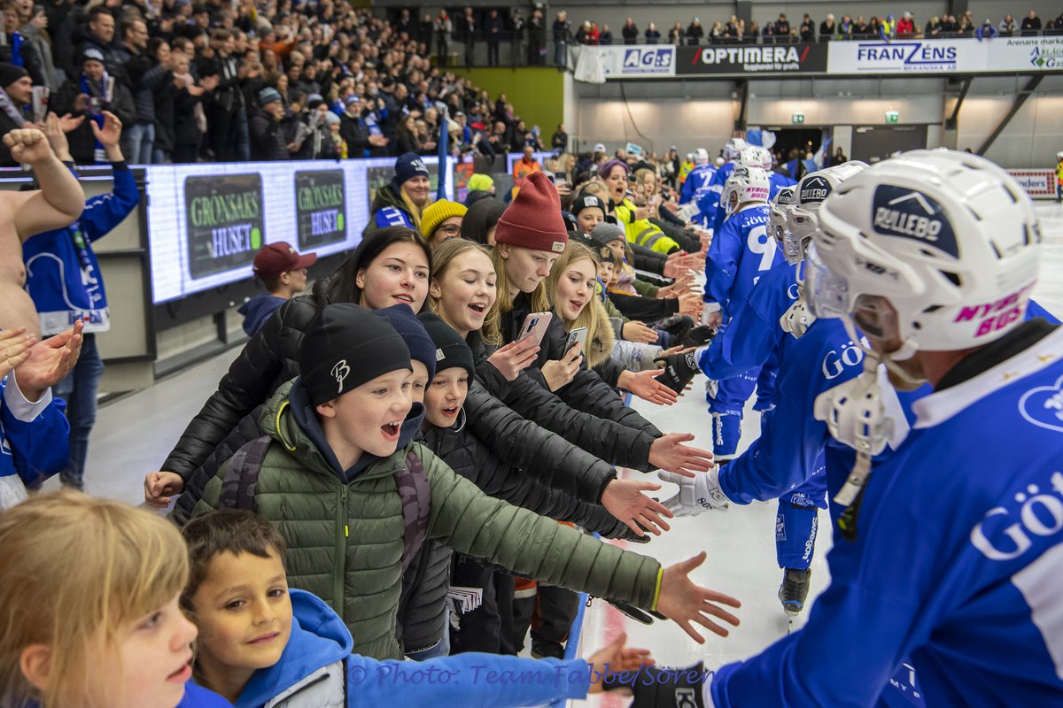 Vilken magisk kväll vi fick tillsammans! 
Villalag i samtliga finaler i helgen, oavsett utgång i matcherna så är det är fantastisk prestation som visar att en förening är mer än 20 personer i ett herrlag. 
Nu ser vi till att färga Uppsala blått &amp; vitt i helgen 💙#svbandy