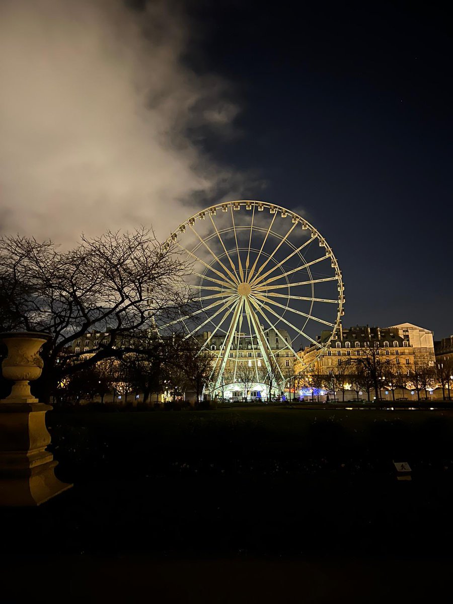 RunParis_France's tweet photo. Bonjour #running #runinparis https://t.co/TzrShVQriS