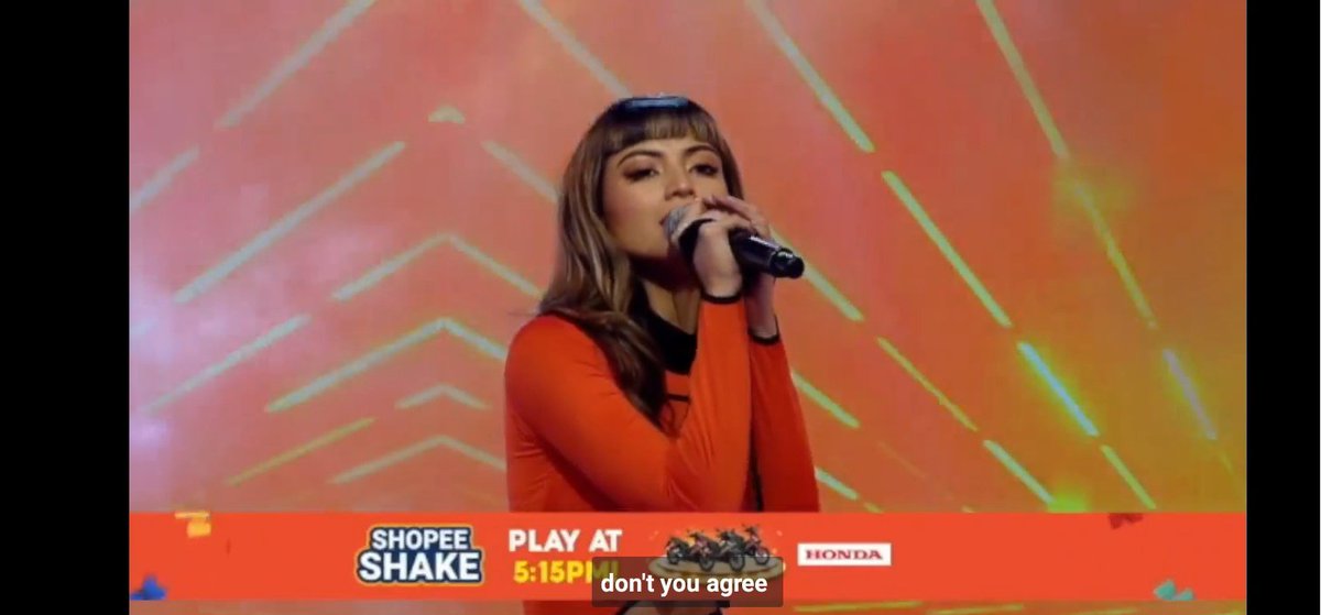 alagang_gdc's tweet photo. Here's Glaiza de Castro rocking your world. 👩🏼‍🎤

Watch the LIVE on GMA Network &amp; Shopee FB Live 🧡
#ShopeePH315TVSpecial | @glaizaredux https://t.co/RC9IplkgwP