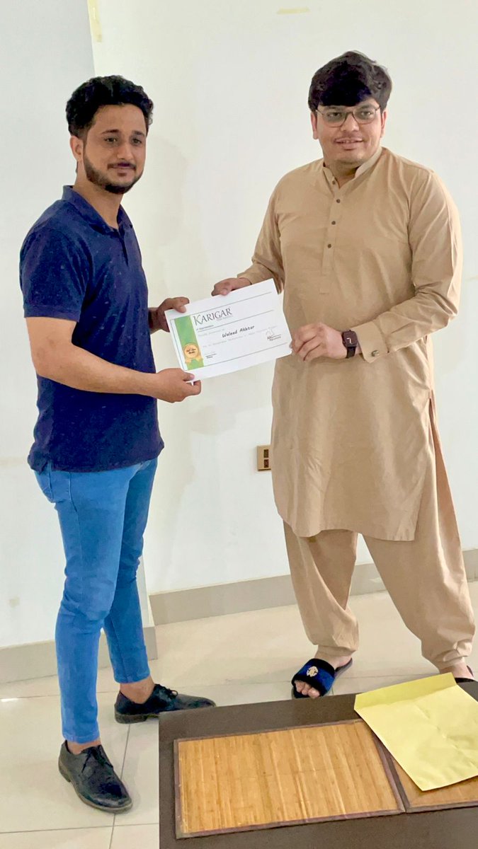 KarigarWeb's tweet photo. Congratulations Waleed Akhter for your outstanding performance and late-night sitting work hours on weekends. You deserve this Appreciation for sure.
@karigarwebsolutions 

#appreciationpost #karigarwebsolutions #softwareengineer https://t.co/RSnZAUA2Uq