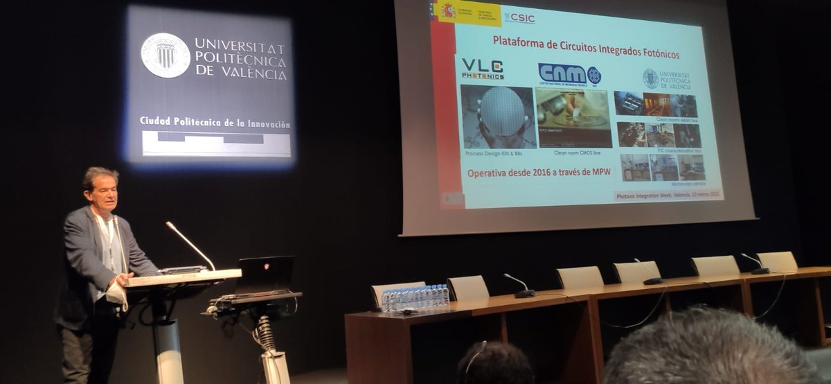 upvpiclabs's tweet photo. "En el @CSIC contamos con una plataforma de circuitos integrados fotónicos en Barcelona, gracias a acuerdos con @vlcphotonics, @imb_cnm y la @UPV".
🗣️ Jesús Marco de Lucas en la #PhotonicIntegrationWeek.
🎥 https://t.co/TVVRd9Vl4j https://t.co/i8ZanlalPB