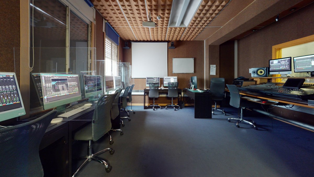 CEV_'s tweet photo. El lugar en el que poner en marcha tus ideas ✨
 
➡️ Descubre lo que CEV tiene para ti. Unas instalaciones renovadas pensadas para que puedas desplegar tu talento.

Puedes reservar cita por teléfono o e-mail para visitar la escuela
🤙 915 502 960
📩info@cev.com
¡Te esperamos! 😀 https://t.co/SqRTChz2fv