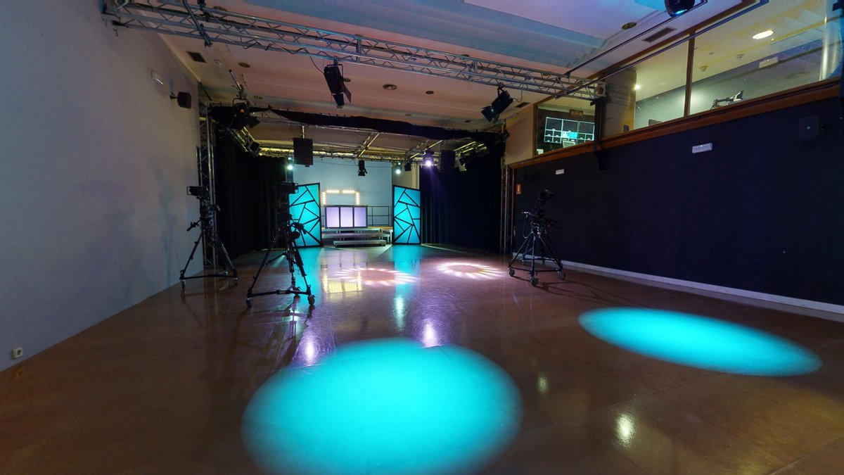 CEV_'s tweet photo. El lugar en el que poner en marcha tus ideas ✨
 
➡️ Descubre lo que CEV tiene para ti. Unas instalaciones renovadas pensadas para que puedas desplegar tu talento.

Puedes reservar cita por teléfono o e-mail para visitar la escuela
🤙 915 502 960
📩info@cev.com
¡Te esperamos! 😀 https://t.co/SqRTChz2fv