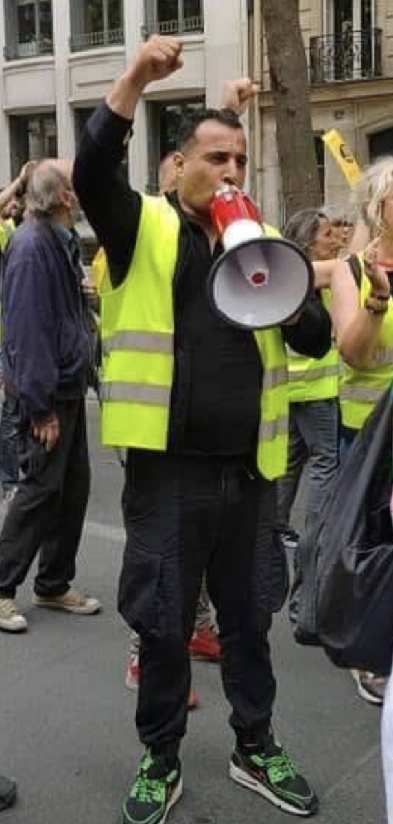 AToueilles's tweet photo. #Nejeh notre camarade #GiletsJaunes est parti.. la France perd un de ses plus fervents défenseurs de la liberté et de la justice sociale.
Condoléances à sa famille et ses proches🖤💛 https://t.co/vtc5R2nNzM