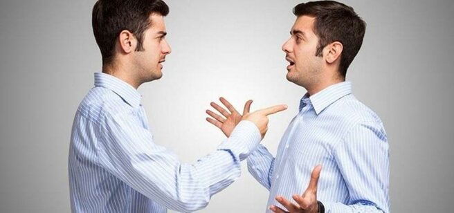Итак! Открывается необычный тред с названием "Почему человек разговаривает с самим собой? Плохо ли это или хорошо?"⬇️⬇️⬇️