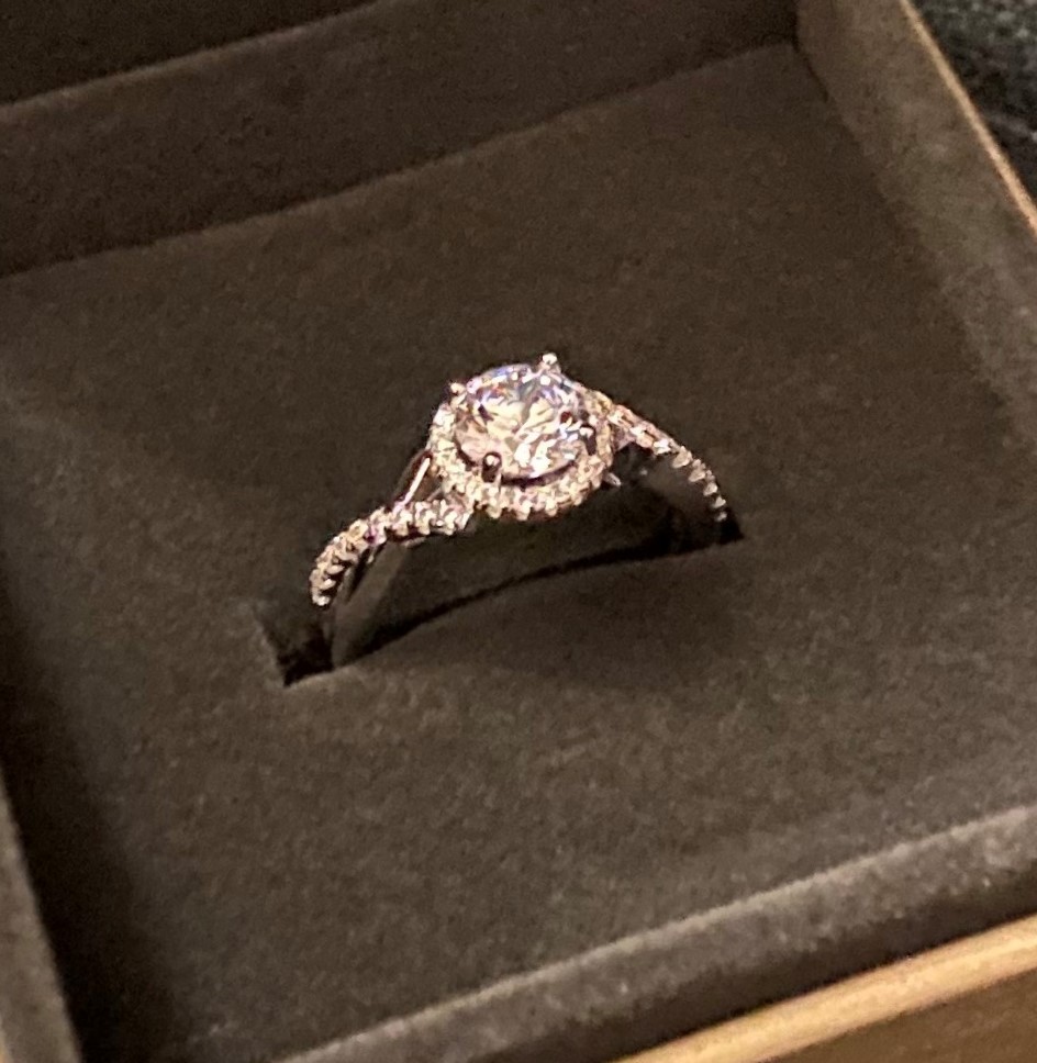 #FOUND | We need your help! 

💍 This ring was found in Birmingham Snow Hill train station last night (14 March) and we really want to return it to its owner. 

🥰 A kind member of the public found the ring near to the Tram Lines at the train station and handed it in to us.