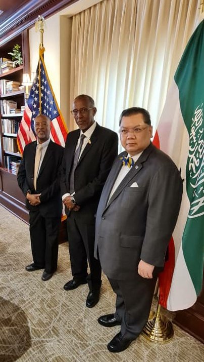 Dr. J. Peter Pham 🇺🇲 (@drjppham) on Twitter photo I was honored to meet with H.E. <a href="/musebiihi/">Muse Bihi Abdi</a>, President of the Rep. of #Somaliland, at the start of his #USA🇺🇸 visit. I told him what I said to his predecessors: time & realpolitik are on his people's side; it's a question of when, not if, recognition will come. Insh'Allah, soon. I was honored to meet with H.E. <a href="/musebiihi/">Muse Bihi Abdi</a>, President of the Rep. of #Somaliland, at the start of his #USA🇺🇸 visit. I told him what I said to his predecessors: time & realpolitik are on his people's side; it's a question of when, not if, recognition will come. Insh'Allah, soon.