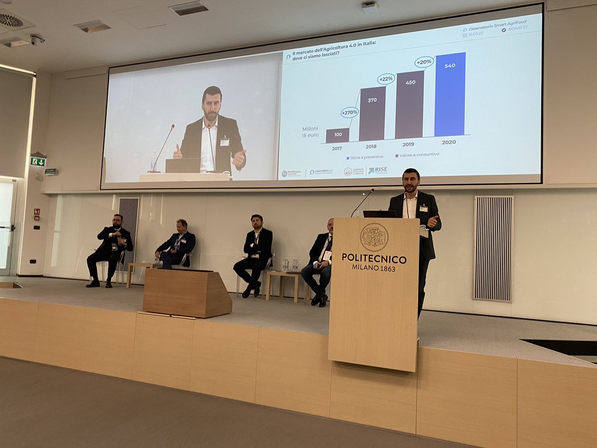 .<a href="/AndreaBacchetti/">Andrea Bacchetti</a> Direttore dell'Osservatorio #smartAgrifood apre il suo intervento "L’evoluzione del mercato dell’#Agricoltura40 in Italia" #osaf22