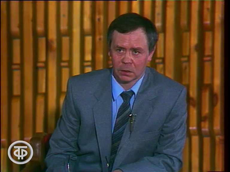 gtrf_soviettv's tweet photo. Гостелерадиофонд продолжает публикации архива советского телевидения и радио. 
В период перестройки в Иркутском государственном университете состоялась встреча с писателем, публицистом и общественным деятелем Валентином Распутиным
https://t.co/OCpXtXsw9D https://t.co/lutgeJtoiy