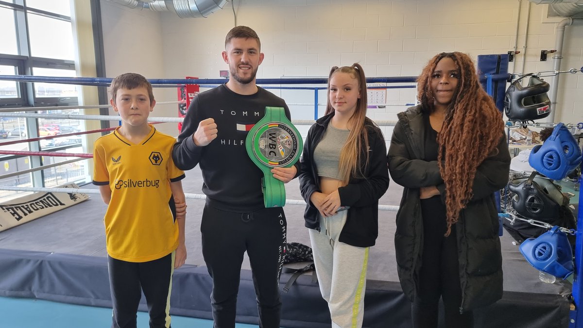SchoolsProgress's tweet photo. Last week at #PSWolverhampton, #students got the opportunity to meet with two professional boxers, Danny Ball and Hosea Stewart.
In conjunction with the 'Boxing Futures' charity, Danny and Hosea visited @TheWayYouthZone - where Progress Schools Wolverhampton is based. https://t.co/V9h96T5kTs