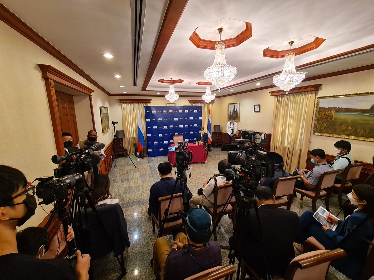 PravitR's tweet photo. ทูตรัสเซียแถลงวันนี้ บอกชาติตะวันตกไม่เคารพขอบเขตดินแดนใกล้รัสเซียที่เป็นอดีตสหภาพโซเวียต แถมพยามยามดึงนาโต้ประชิดรัสเซีย รัสเซียจึงต้องเข้าไปทำลายระบบทหารยูเครนและทำให้ยูเครนเป็นมิตรประเทศให้ได้ #ป #รัสเซีย #ยูเครน https://t.co/HwT3AWEEai