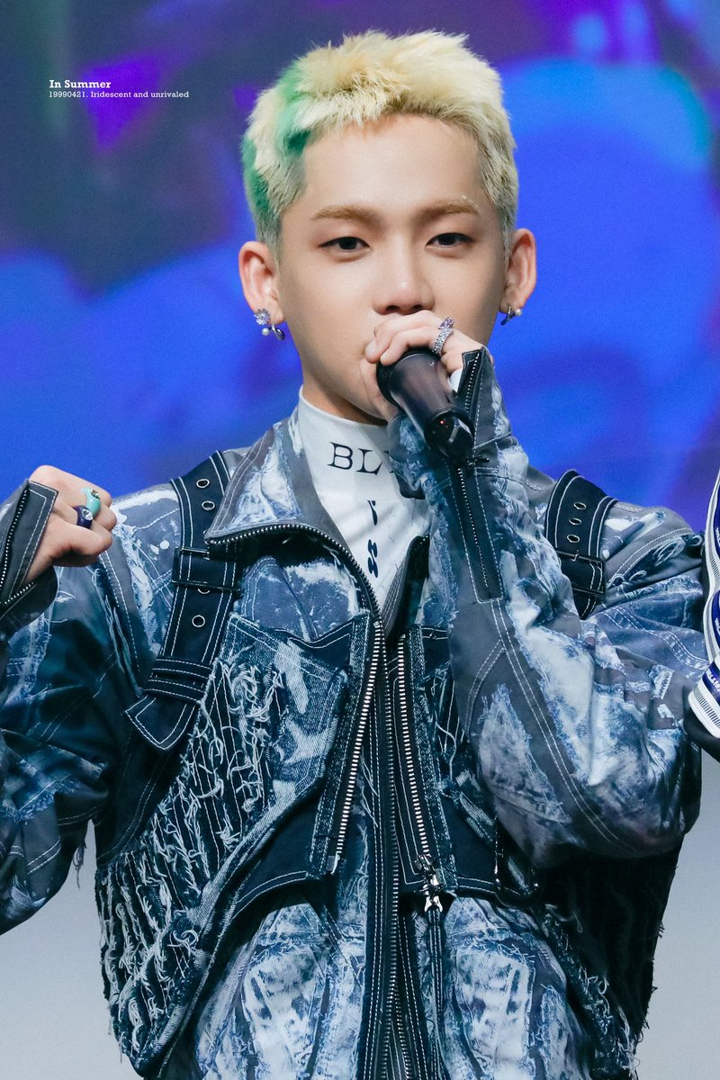 InSummer_421's tweet photo. 0313 HQ  🦔🦔🦔

#최현석 #현석 #쌧별이 
#CHOIHYUNSUK 
#TREASURE    #트레저 https://t.co/huWG44RDwE