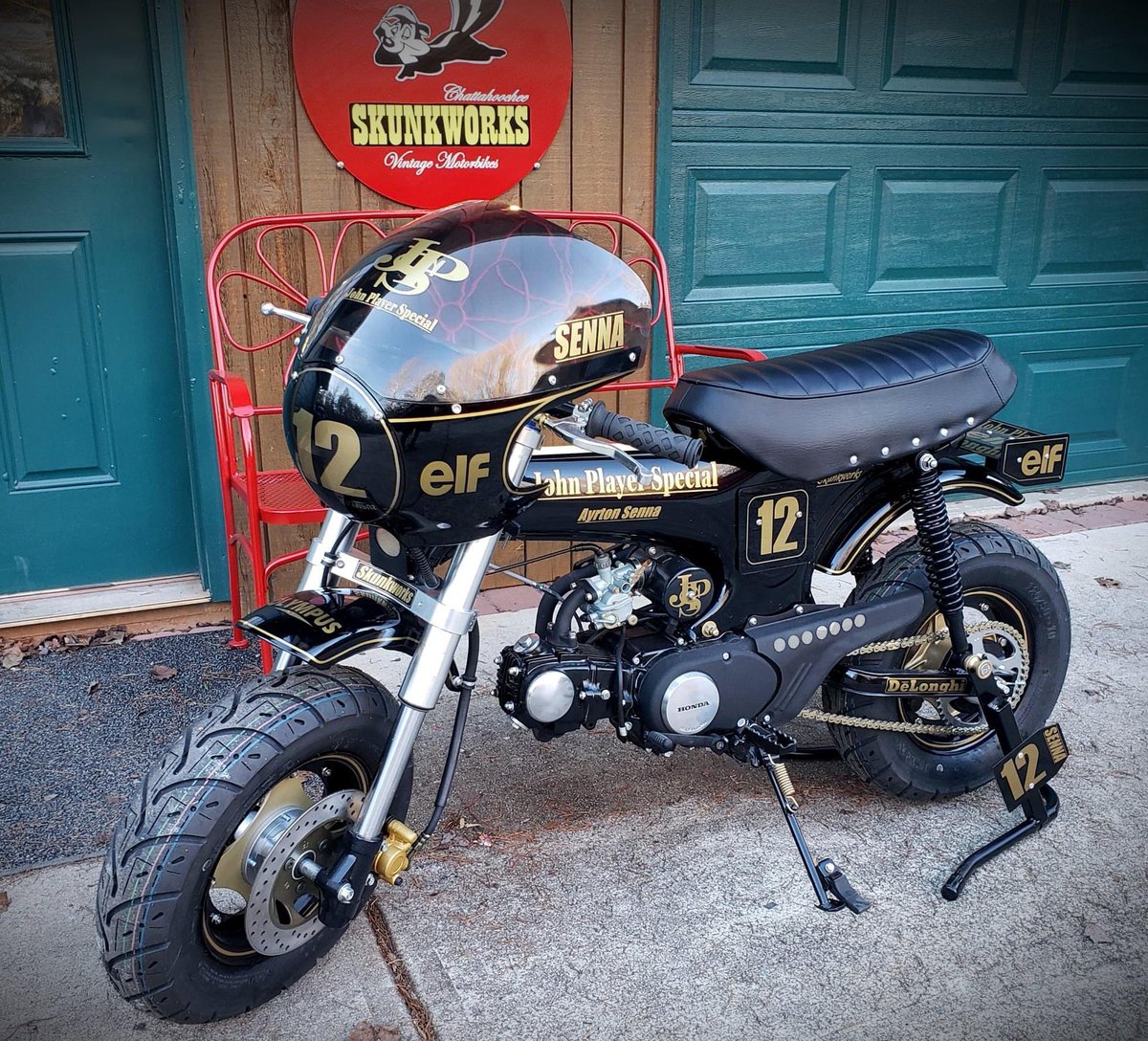 ダックス125でカフェレーサー仕様もアリだと思う🏍