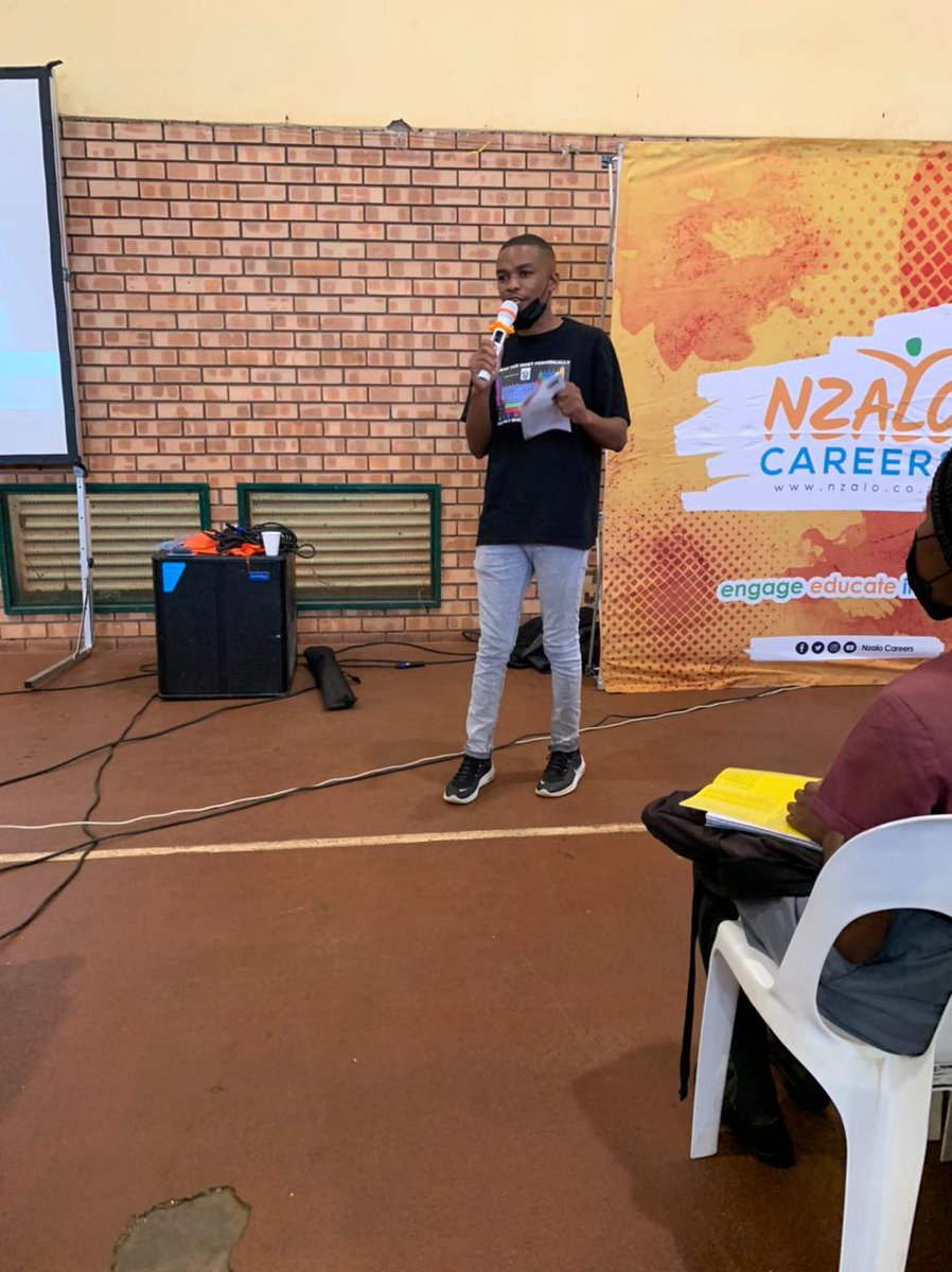 NSTF_SA's tweet photo. Barnard Manne presents the #STEMulator and encourages grade 12 learners to be curious about the #STEM (Science, Technology, Engineering and Mathematics) world. 

#careerexpo #Matric2022 #hiddenworldrevealed https://t.co/jmrzP7kU23