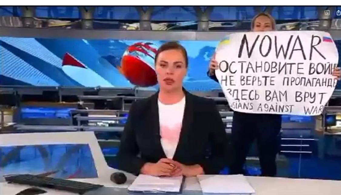 JCJanne's tweet photo. #нетвойне #NoWarPlease #Ukraina #SlavaUkraini #SlavaUkraine #PutinWarCriminal #StopPutinNOW #StopPutin #UkraineUnderAttack #StopRussia https://t.co/GmExOvkth8