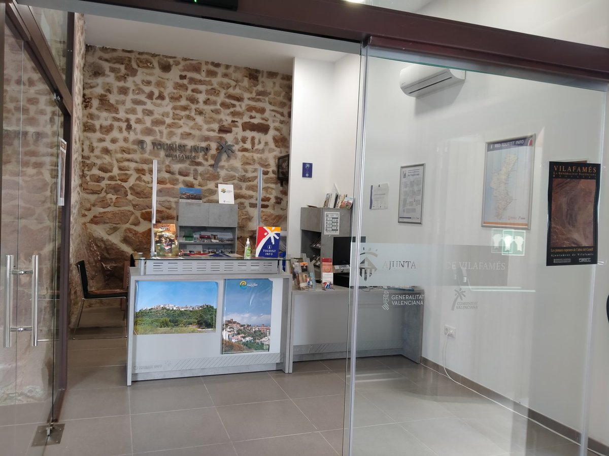 Vilafames tiene nueva Oficina de Turismo en el edificio de Els Quatre Cantons ☺️☺️