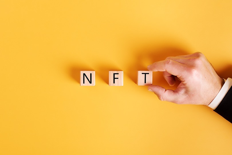 jeffbullas's tweet photo. Trends in the NFT Market and What it Means for Business in 2022 #nftmarket #nfts https://t.co/47NQawRzrJ https://t.co/qci77u7WXE