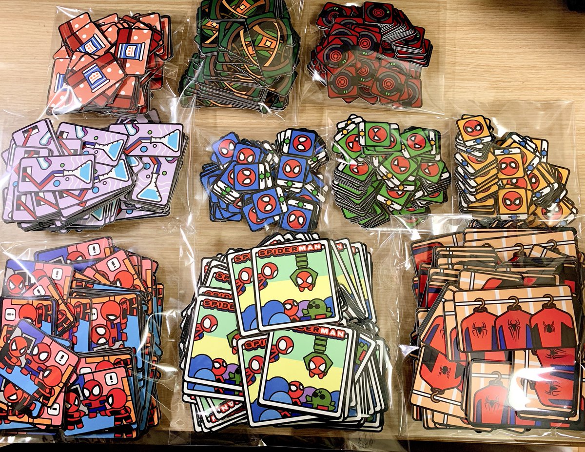 특전 스티커가 잘 나왔습니다🌼
무광코팅을 입혀서 살짝 진하게 인쇄 나왔지만 이쁘게 잘 나왔네요
포장작업 완료되는대로 배송대행업체에 보내고 나면 이번주 금요일 전후로 맨투맨 최종 발송 진행될 것 같습니다!

추후에 그림계정에서 스티커 재고 따로 판매 열릴 예정입니다~