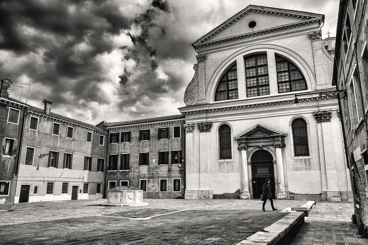 Quattro passi in giro per Venezia
#marketing #fotografia #successo #entrepreneurship #business #businessminded #successminded #businessowner #nevergiveup #motivationaltitan #hustle #mindset #successstory #entrepreneurlife #italia #successdriven #cambiamento