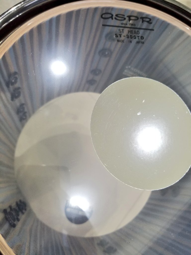 Yutaka_w_drum's tweet photo. 昨日のレコーディング、いつものことだけどマイクの数がすごい!
バスドラだけで4本、全部で20本以上!いい音です。
早いテンポばかりでヘッド消耗したので今日張り替えてすっきりしました。
#aspr
#SONOR #PAISTE #LERNI #fitear #ddrumtrigger #dw https://t.co/Aa3tXPJP37