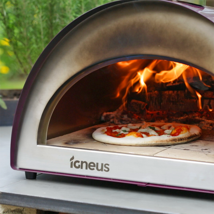 pizzasforall's tweet photo. 🍕 Spring is here so it's time to fire up the pizza ovens!

Here we are cooking a margarita in the Igneus Classico wood fired pizza oven

https://t.co/izUQAmZNJI

#igneus #igneusclassico #igneuspizzaoven #pizzaoven #pizzaovens #woodfired #woodfiredcooking #outdoorliving https://t.co/mcIiP7TtJ7