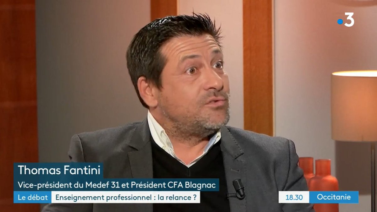 MEDEF31's tweet photo. A VOIR ⏯️| sur @F3OccitanieLR, l'émission "18h30".
@thomasfantini, VP du #medef31 et président du #CFABlagnac est interviewé par Patrick Novielo sur "L'enseignement professionnel: la relance ? avec @kamelchibli & Eric Jalade.
https://t.co/f6YrWoUuNU https://t.co/Mpvo2kq9yE