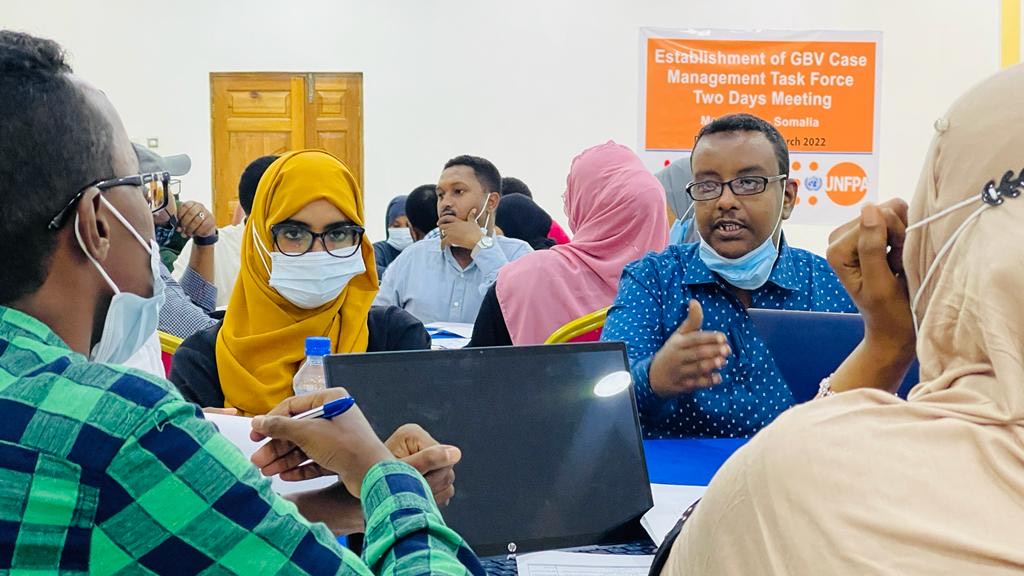 UNFPA_SOMALIA's tweet photo. We are facilitating a two-day #GBV management meeting with service providers from southern and central Somalia. Our focus is on how to improve coordination mechanisms and meet the needs of GBV survivors in humanitarian settings. #EndGBV https://t.co/pNcbvOXsIv