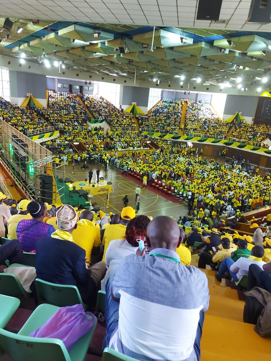 SonOfHopeE's tweet photo. I can Confirmed that Kenya Kwanza Alliance will form the next Government. Take it to the bank! 
Confirmed at #UDANDC in Kasarani. @WilliamsRuto  the 5th. https://t.co/QvDMdxsI1b