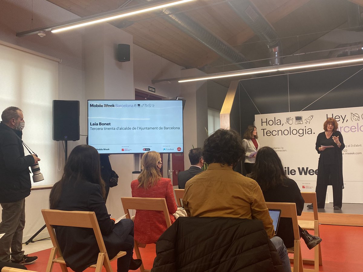 _crissalvador's tweet photo. Avui @laiabonetrull i @CColom presenten la #mWeekBcn22. Iniciativa per connectar la tecnologia amb la ciutadania de #Barcelona per reduir la #bretxadigital i protegir la #ciutadaniadigital #inclusiodigital @mweek_mwc @mwcbarcelona Un plaer col.laborar des de @weare_both https://t.co/ot8Evnh9BV