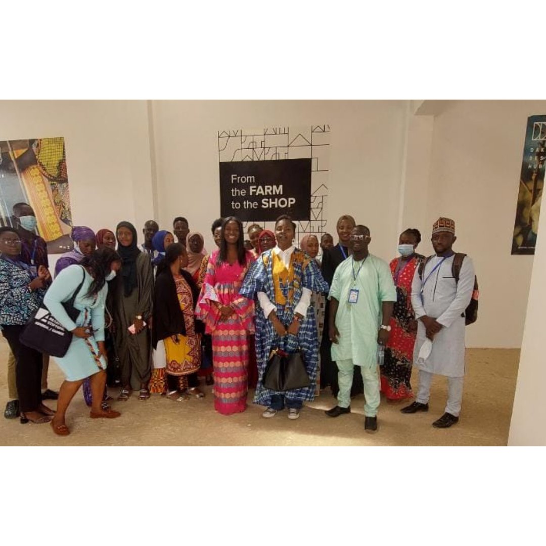 dakardesignhub's tweet photo. Vendredi 11 mars : visite de +20 jeunes Gambiens de divers secteurs dont Baboucarr Kebbeh, (DG de la @GamChamber ) et Fatoumata Sy Gueye (chargée de programme de Konrad Adenauer Stiftung Senegal)
#DakarDesignHub #DesignHumanImpact #Senegal https://t.co/4tNgfyjRPd