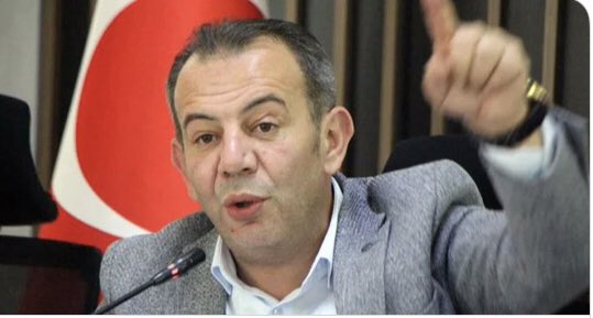 CHP yi bitiren zihniyet kime hizmet ettiği belli olmayan tanju Özcan ırkçı bir faşisttir..😡