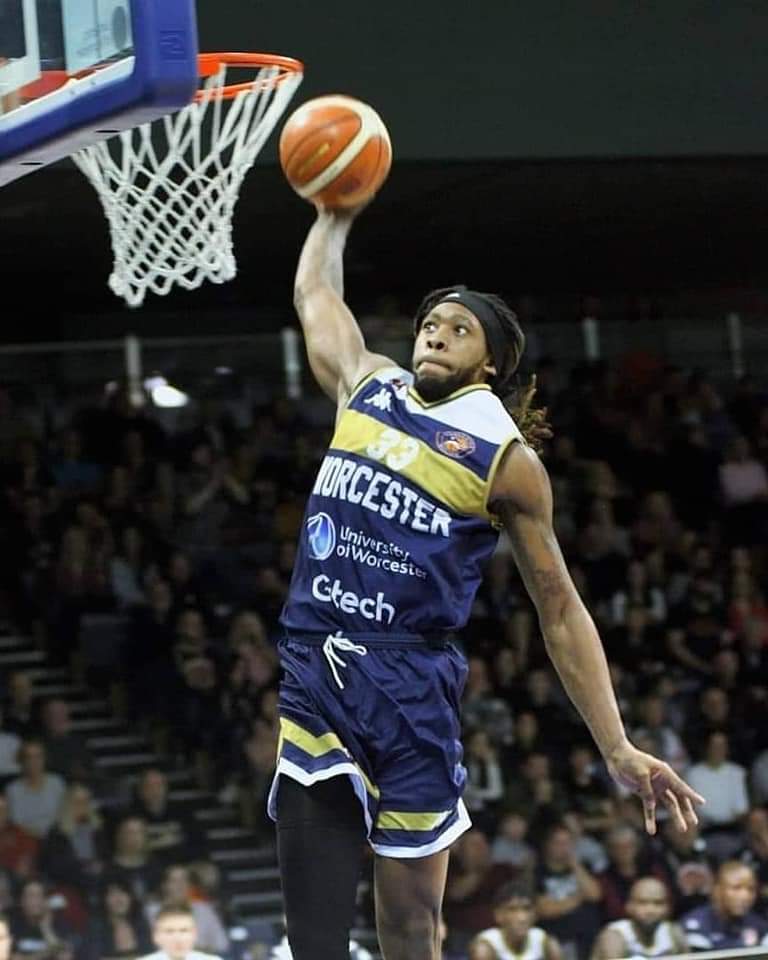 WolvesPhotogra1's tweet photo. Wishing former Worcester Wolves star, @Cant_Guard33 a very happy birthday today.
👍🙏🎁🎂🏀🐺🎉 https://t.co/QY1qdPbirv