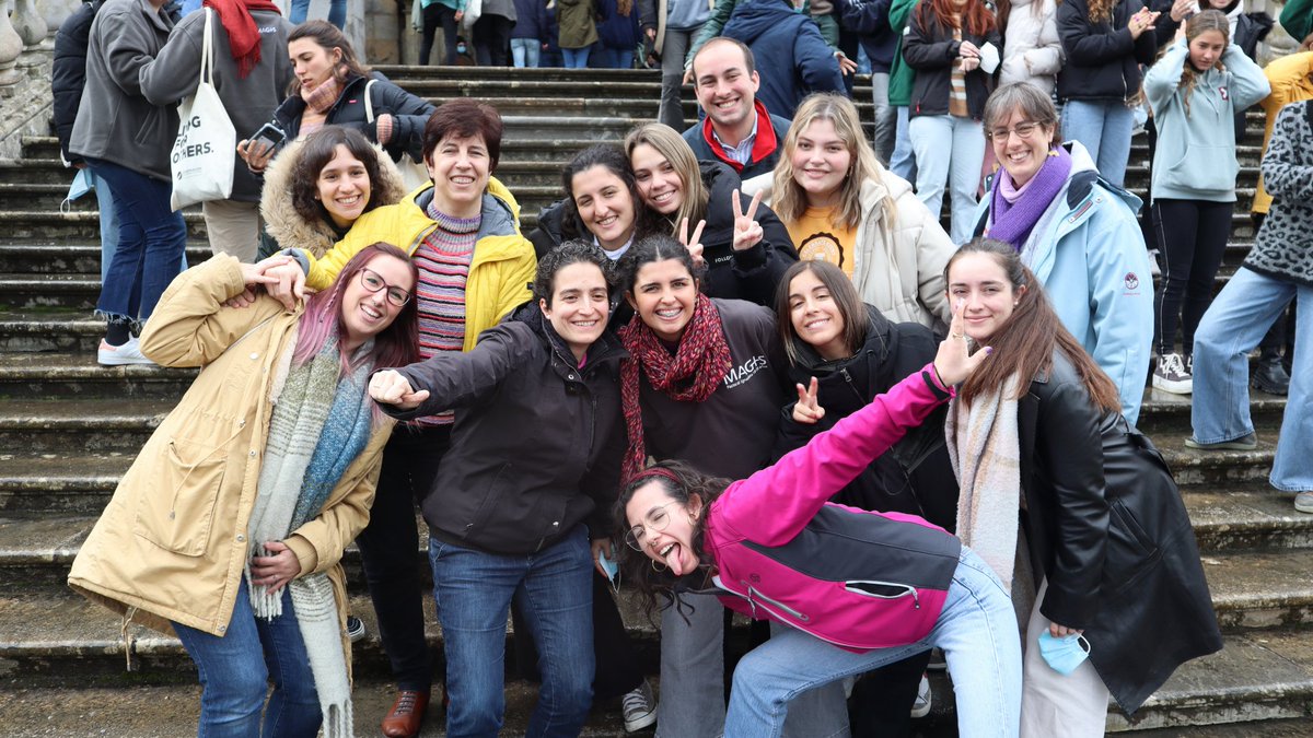 hijasdejesus_es's tweet photo. El primer fin de semana de marzo, un grupo de #JóvenesFI, acompañados por varias #HijasdeJesús, participaron en el Macro Encuentro MAG+S en Loyola.

Fueron días para compartir vida y fe bajo el lema 'Vivir a la ignaciana' 🙏✨
https://t.co/PQUqwDkZ3B https://t.co/hodVdqQVFE