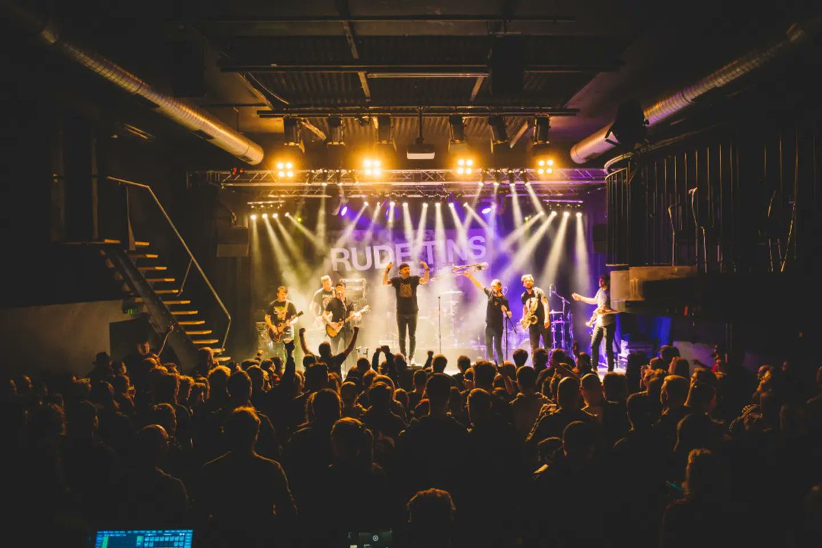 Musigburg's tweet photo. Was für ein Fest mit Rude Tins und Talco am Samstag. Hier eine kleine Impression.

Weiter gehts diesen Freitag, 18.03.22 mit der Irish Night mit Tortilla Flat

📸 Darwin Hansen

#Musigburg #Aarburg #Talco #Rudetins #TortillaFlat https://t.co/jjmYvvLPKI