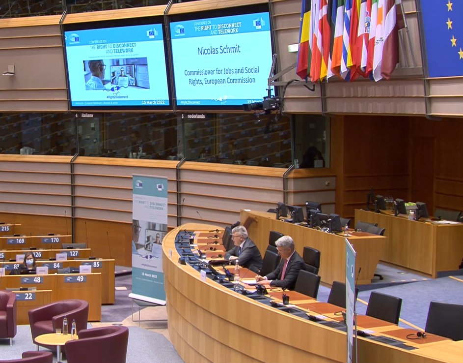 #Teleworkers need adequate working conditions, health &amp; safety, including mental health and work-life balance. They are preconditions for innovative and competitive companies. <a href="/NicolasSchmit/">Nicolas SCHMIT</a> at #Right2Disconnect conference: right2disconnect.eu/streaming/ osha.europa.eu/en/highlights/…