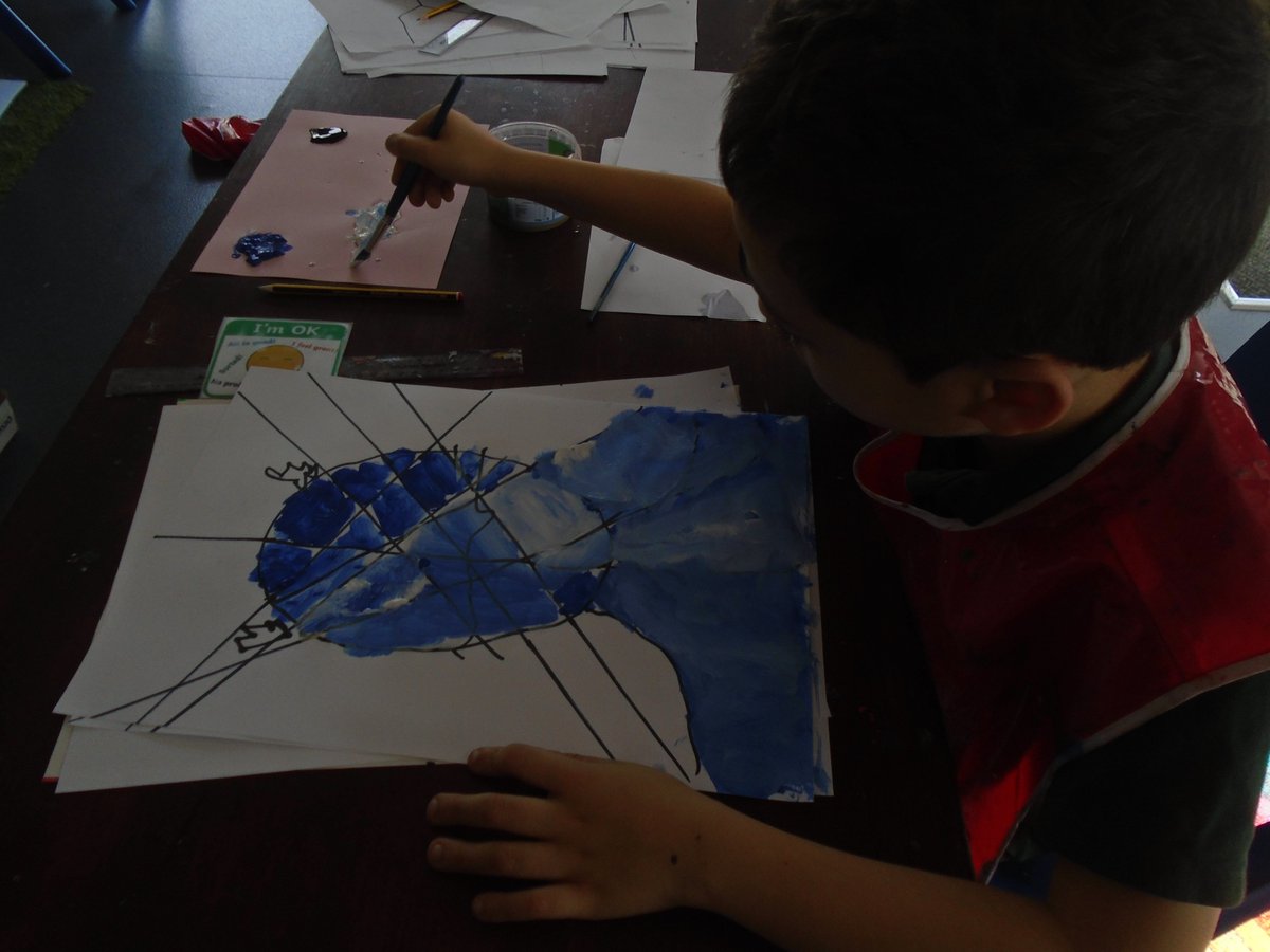 Bridgeview_Hull's tweet photo. Today in art #ClassLockwood are adding black and white acrylic paint to make colours lighter and darker! We are inspired by the work of Picasso! 🖌️🧑‍🎨🖼️ https://t.co/2Wn0HGXlfH