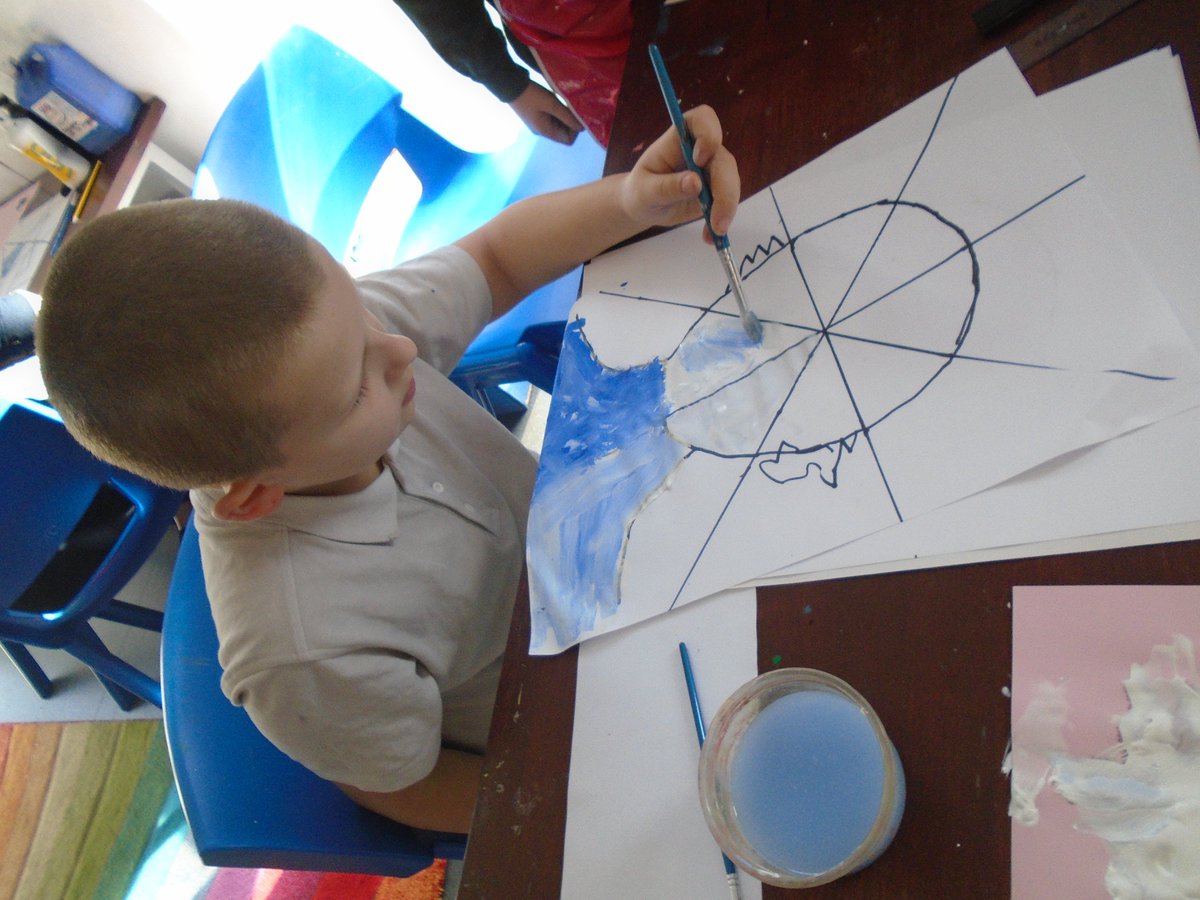 Bridgeview_Hull's tweet photo. Today in art #ClassLockwood are adding black and white acrylic paint to make colours lighter and darker! We are inspired by the work of Picasso! 🖌️🧑‍🎨🖼️ https://t.co/2Wn0HGXlfH