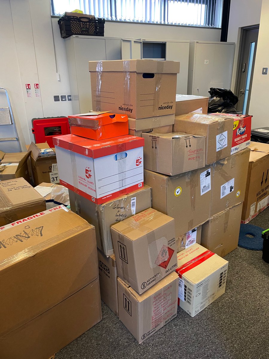YA_OldAccount's tweet photo. Overwhelmed by the generosity of our young people and their families. Amazing leadership from our JLT and the @humanutopia Hero’s to organise this for the Ukrainian refugees- next stop Poland 🇵🇱 Please keep your donations coming in next collection Friday 💙💛 @BLT_CEO #Yewfutures https://t.co/nnKDUxmdiq