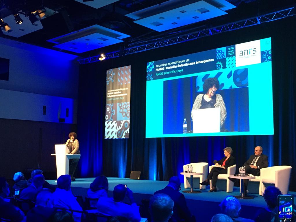 [#JSANRS] 🗣️@VidalFrederique conclue cette session d'introduction des #JSANRS et rappelle que l'approche santé globale - #OneHealth et le périmètre élargi aux maladies infectieuses émergentes sont les deux grandes forces de l'#agenceANRS.