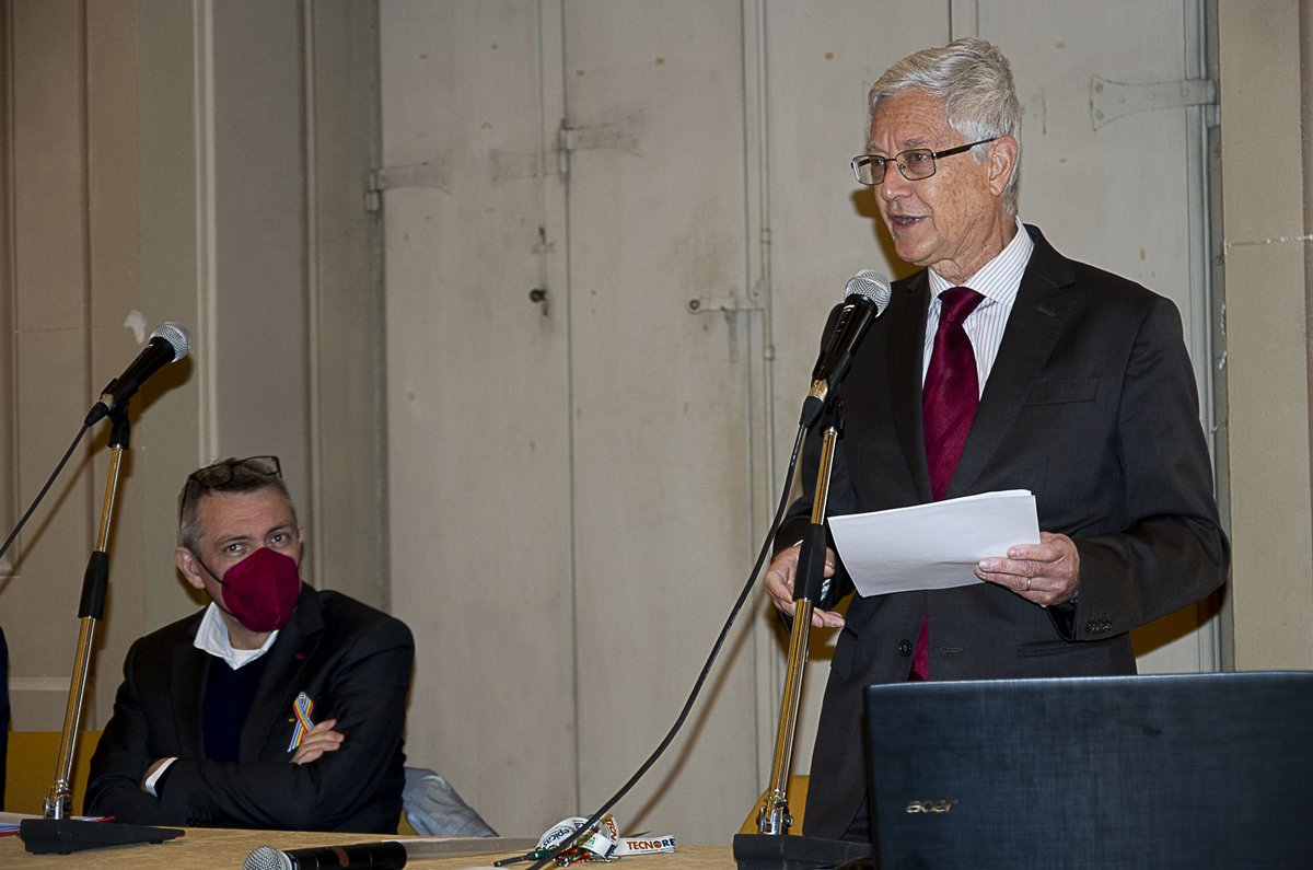 AccademiaCrusca's tweet photo. 📌 Incontro nel ricordo di Tullio De Mauro. La cultura e l'insegnamento come testimonianza di impegno civile
📍 Accademia della Crusca 

📸 https://t.co/x82CHTR5VR
▶️ https://t.co/NgXmjS9CVx https://t.co/6WVP8RjVSK