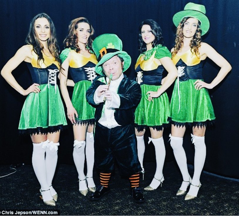 BwitchedReunion's tweet photo. Join us 8.30 pm this Thursday St Patrick’s day ☘️ live on Instagram bwitchedofficial. Looking forward to seeing you all. 💚☘️  🇮🇪 #PaddysDay #bwitched #ireland https://t.co/8uNb0wZnen