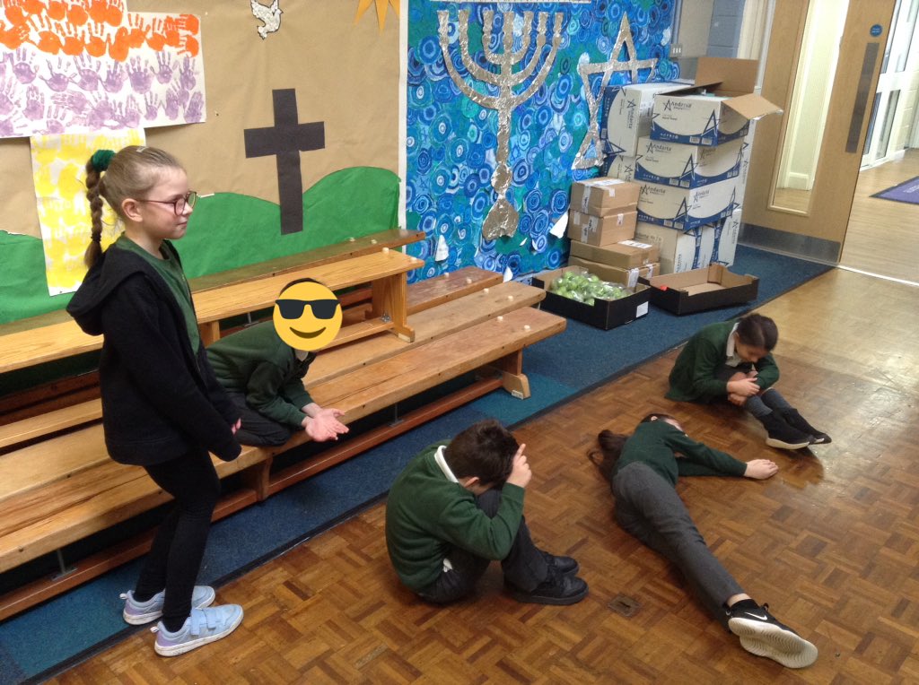 HoylakeHolyTrin's tweet photo. Y3/4 have had a lot of fun in their @AsCreatives workshop. We learnt about the choices we can make about what we eat and how we can help the environment through our choices #BSW2022 #BSWgrowth2022 #GrowingForGold https://t.co/VoOr0CNaDO