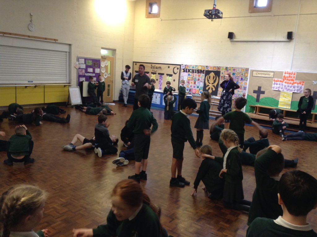 HoylakeHolyTrin's tweet photo. Y3/4 have had a lot of fun in their @AsCreatives workshop. We learnt about the choices we can make about what we eat and how we can help the environment through our choices #BSW2022 #BSWgrowth2022 #GrowingForGold https://t.co/VoOr0CNaDO