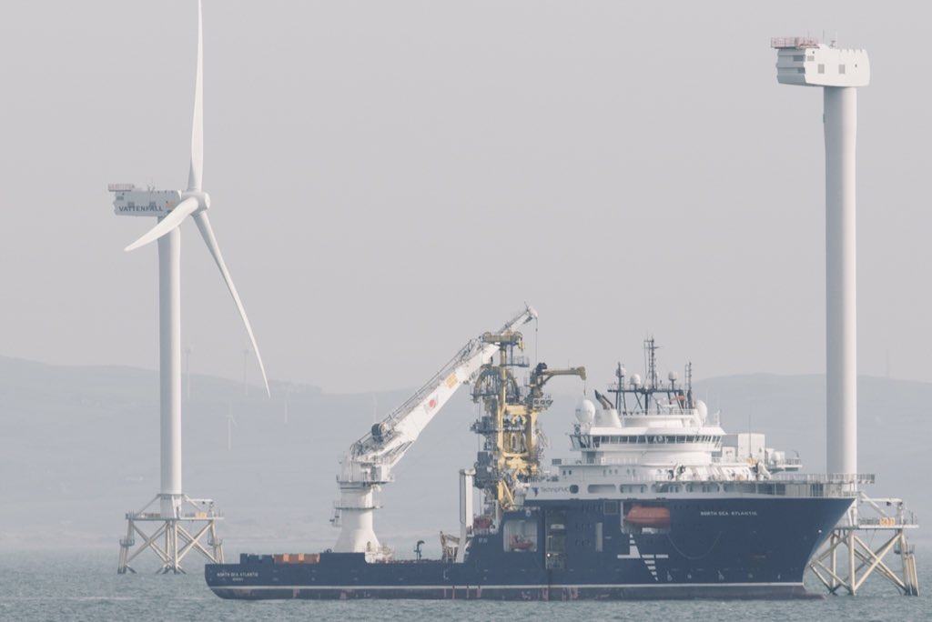 WixpixRob's tweet photo. It appears the rumours are true 🤔
#WalneyWindFarm
#NorthSeaAtlantic is definitely fishing for something 🤔 quite sure it’s not 🐟🐠🐡🐬🐳🐋🦈🦑🦀🦞🐙🦐
Maybe what’s missing is the clue 🧐
📸WixPix@Sea https://t.co/od6nJpNGmI