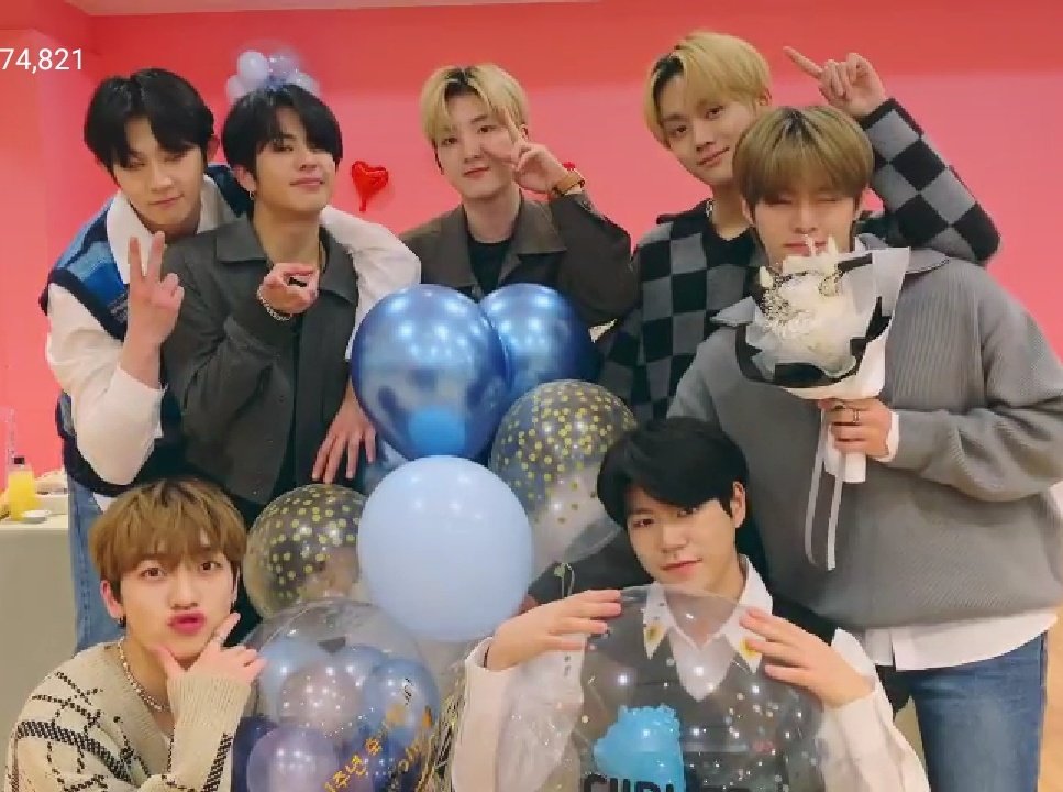 BWCR13's tweet photo. [150322] Ciipher day💙
Happy 1st debut anniversary🥳🎂

HAPPY CPR DAY
#CrackTheCode_1YearWithCPR
#어느새_많이_커버린_싸이퍼 
#Ciipher #싸이퍼 https://t.co/elGCaTrTj1