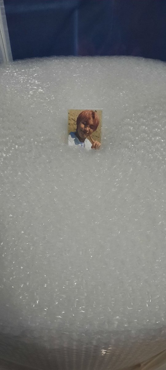 ReenRi__'s tweet photo. Kapalan ko daw yung bubble wrap, ok na kaya to?

:enhypen photocard sunoo poke cheeks wts lfb jungwon heesung jay jake sunghoon niki https://t.co/UExPJzuzsY